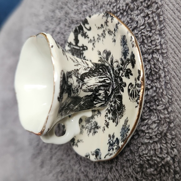 Vintage miniture Alice in Wonderland  ceramic tea Cup with saucer attached - Picture 3 of 7